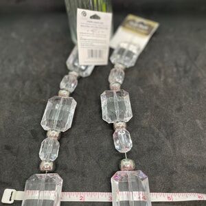 NWT Clear Acrylic Beads
